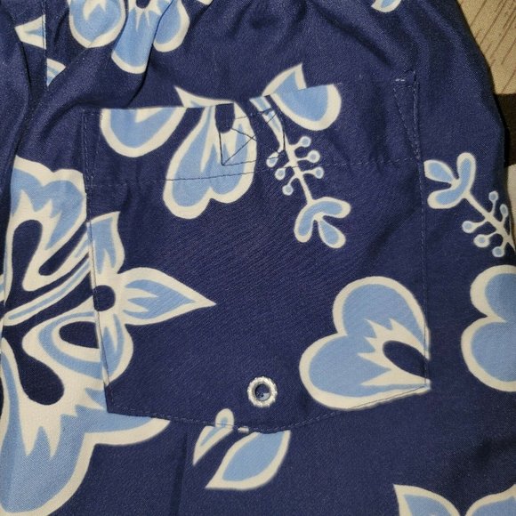 Land's End Series Blue White tropical print board shorts, size 4-5T, pre-owned - Picture 4 of 5